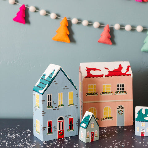 Painted Wood Holiday House (Large)